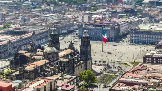 Según datos del Indicador Global de la Actividad Económica (IGAE), en su comparación anual, la actividad económica en el país mostró una contracción de 0.3%, la primera desde septiembre del año pasado cuando cayó en la misma magnitud.

Para más información del tema, visita: https://www.eleconomista.com.mx/economia/economia-mexico-registro-ligero-rebote-0-1-mensual-febrero-inegi-20260424-810389.html

¡Síguenos en nuestras redes sociales para mantenerte informado!

Twitter: https://twitter.com/eleconomista 
Facebook: https://www.facebook.com/ElEconomista.mx
Instagram: https://www.instagram.com/eleconomistamx
LinkedIn: https://www.linkedin.com/company/el-economista/

#ElEconomista #Inegi #EconomíadeMéxico