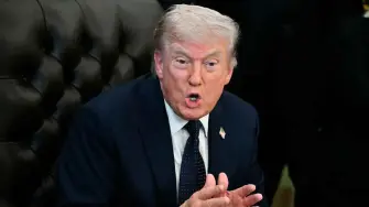 El presidente de Estados Unidos tiene previsto enviar a sus representantes especiales Steve Witkoff y Jared Kushner a las ​conversaciones con el ministro de Asuntos Exteriores de Irán, Abbas Araqchi, ⁠en Islamabad.

Para más información del tema, visita: https://www.eleconomista.com.mx/internacionales/trump-asegura-iran-presentara-propuesta-satisfacer-exigencias-eu-20260424-810407.html

¡Síguenos en nuestras redes sociales para mantenerte informado!

Twitter: https://twitter.com/eleconomista 
Facebook: https://www.facebook.com/ElEconomista.mx
Instagram: https://www.instagram.com/eleconomistamx
LinkedIn: https://www.linkedin.com/company/el-economista/

#ElEconomista #Trump #GuerraenIrán