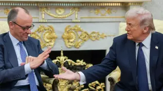 El presidente de Estados Unidos, Donald Trump, arremetió este martes contra el canciller alemán, Friedrich Merz, tras sus comentarios de que Irán está "humillando" a Washington en la mesa de negociaciones sobre la guerra.