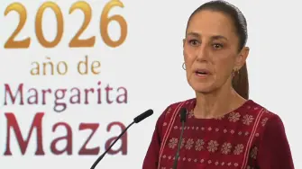 La presidenta Claudia Sheinbaum informó que su gobierno alcanzó un acuerdo voluntario con empresarios gasolineros para establecer en 27 pesos por litro el precio máximo del diésel al consumidor.

Para más información del tema, visita: https://www.eleconomista.com.mx/politica/sheinbaum-defiende-acuerdo-diesel-responde-precios-internacional-petroleo-20260429-811088.html

¡Síguenos en nuestras redes sociales para mantenerte informado!

Twitter: https://twitter.com/eleconomista 
Facebook: https://www.facebook.com/ElEconomista.mx
Instagram: https://www.instagram.com/eleconomistamx
LinkedIn: https://www.linkedin.com/company/el-economista/

#ElEconomista #Sheinbaum #Diésel