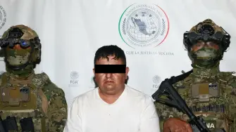 México detiene a "El Jardinero", presunto nuevo líder del Cártel Jalisco Nueva Generación, cuando intentaba huir por un desagüe. Las autoridades mexicanas capturaron con el apoyo de Estados Unidos a uno de los sucesores de Nemesio "El Mencho" Oseguera, fundador del cártel Jalisco Nueva Generación, mientras intentaba huir por un desagüe