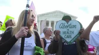 La Corte Suprema de Estados Unidos restableció temporalmente el lunes el envío por correo de la píldora abortiva mifepristona, suspendido la semana pasada por un tribunal de apelaciones ultraconservador.

¡Síguenos en nuestras redes sociales para mantenerte informado!

Twitter: https://twitter.com/eleconomista 
Sitio web: https://www.eleconomista.com.mx/ 
Facebook: https://www.facebook.com/ElEconomista.mx 
Instagram: https://www.instagram.com/eleconomistamx

#ElEconomista #EETV