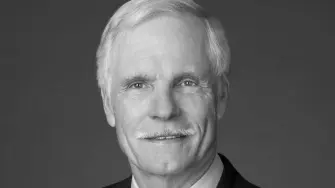 Ted Turner, quien revolucionó el panorama de los informativos de televisión con la creación de la cadena CNN, murió a los 87 años, informó la empresa el miércoles.