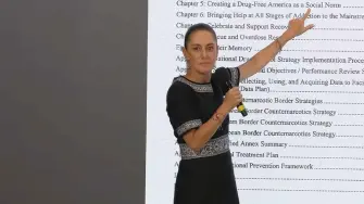 La presidenta Claudia Sheinbaum defendió la estrategia de seguridad de México y aseguró que Estados Unidos enfrenta una crisis interna de consumo de drogas.

Para más información del tema, visita: https://www.eleconomista.com.mx/politica/sheinbaum-responde-trump-estados-unidos-grave-problema-consumo-drogas-20260507-812349.html

¡Síguenos en nuestras redes sociales para mantenerte informado!

Twitter: https://twitter.com/eleconomista 
Facebook: https://www.facebook.com/ElEconomista.mx
Instagram: https://www.instagram.com/eleconomistamx
LinkedIn: https://www.linkedin.com/company/el-economista/

#ElEconomista #Sheinbaum #Trump