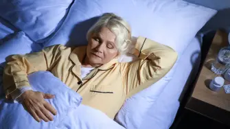 Con la edad el sueño se vuelve más fragmentado.
