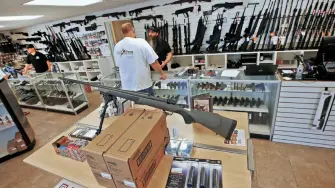 Taiwán depende en gran medida de la ayuda en seguridad que le proporciona Estados Unidos para disuadir a China de cumplir su amenaza de anexarse la isla por la fuerza.

Para más información del tema, visita: https://www.eleconomista.com.mx/internacionales/ventas-armas-estados-unidos-son-elementos-clave-paz-regional-presidente-taiwan-20260517-813907.html

¡Síguenos en nuestras redes sociales para mantenerte informado!

Twitter: https://twitter.com/eleconomista 
Facebook: https://www.facebook.com/ElEconomista.mx
Instagram: https://www.instagram.com/eleconomistamx
LinkedIn: https://www.linkedin.com/company/el-economista/

#ElEconomista #EstadosUnidos #Taiwán