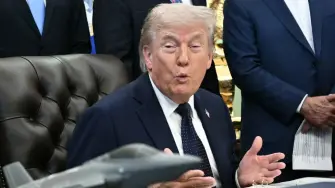 El presidente de Estados Unidos, ⁠Donald Trump, dijo este martes que es ‌posible que Estados ⁠Unidos tenga que volver ⁠a atacar a Irán ‌y que estuvo ​a solo una hora de ​tomar la decisión de lanzar un ataque antes de posponerlo.

Para más información del tema, visita: https://www.eleconomista.com.mx/internacionales/trump-dice-veria-obligado-atacar-nuevo-iran-dos-tres-dias-hay-acuerdo-20260519-814282.html

¡Síguenos en nuestras redes sociales para mantenerte informado!

Twitter: https://twitter.com/eleconomista 
Facebook: https://www.facebook.com/ElEconomista.mx
Instagram: https://www.instagram.com/eleconomistamx
LinkedIn: https://www.linkedin.com/company/el-economista/

#ElEconomista #Trump #GuerraenIrán
