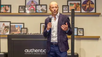 Victor Alvarino, Vicepresidente Senior y Director para México de Authentic Brands Group.