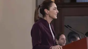 Claudia Sheinbaum recibió al secretario de Seguridad de Estados Unidos, Markwayne Mullin, para abordar seguridad, migración y cooperación bilateral.

Para más información del tema, visita: https://www.eleconomista.com.mx/politica/sheinbaum-reune-secretario-seguridad-eu-palacio-nacional-reforzar-coordinacion-bilateral-20260521-814738.html

¡Síguenos en nuestras redes sociales para mantenerte informado!

Twitter: https://twitter.com/eleconomista 
Facebook: https://www.facebook.com/ElEconomista.mx
Instagram: https://www.instagram.com/eleconomistamx
LinkedIn: https://www.linkedin.com/company/el-economista/

#ElEconomista #Sheinbaum