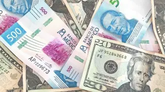 La divisa local cede terreno, en un mercado que sigue las noticias sobre la guerra entre Estados Unidos e Irán, con un ataque estadounidense que hoy golpea en el apetito por los activos de riesgo.

Para más información del tema, visita: 
https://www.eleconomista.com.mx/mercados/precio-dolar-hoy-26-mayo-2026-cuanto-cerro-20260526-815404.html 

¡Síguenos en nuestras redes sociales para mantenerte informado! 

Twitter: https://twitter.com/eleconomista 
Facebook: https://www.facebook.com/ElEconomista.mx 
Instagram: https://www.instagram.com/eleconomistamx 
LinkedIn: https://www.linkedin.com/company/el-economista/ 

#ElEconomista #EETV #Mercados