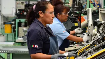 En el primer trimestre de 2026, se registró la creación de 551,000 puestos de trabajo respecto al mismo período del año pasado; especialistas observan un deterioro del mercado laboral.