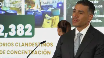 La presidenta Claudia Sheinbaum aseguró que la estrategia nacional de seguridad ha permitido una reducción preliminar de 49% en el promedio diario de homicidios dolosos entre septiembre de 2024 y mayo de 2026.

Para más información del tema, visita: https://www.eleconomista.com.mx/politica/gobierno-reporta-reduccion-homicidios-detenidos-acciones-construccion-paz-20260527-815604.html

¡Síguenos en nuestras redes sociales para mantenerte informado!

Twitter: https://twitter.com/eleconomista 
Facebook: https://www.facebook.com/ElEconomista.mx
Instagram: https://www.instagram.com/eleconomistamx
LinkedIn: https://www.linkedin.com/company/el-economista/

#ElEconomista #Seguridad #SecretaríadeSeguridad