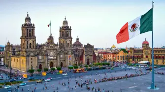 El Producto Interno Bruto per cápita de México registró una caída anual de 1.7% en el primer trimestre de 2026, reflejando un menor dinamismo económico por habitante.

Para más información del tema, visita: https://www.eleconomista.com.mx/economia/pib-per-capita-mexico-contrajo-1-7-inicio-20260527-815624.html

¡Síguenos en nuestras redes sociales para mantenerte informado!

#ElEconomista #PIB
