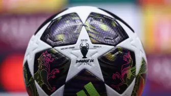 La final de la Liga de Campeones entre el PSG y el Arsenal, que se disputará el sábado en Budapest, comenzará a las 18:00 horas locales (16:00 GMT) en lugar de a las 21:00 horas (19:00 GMT), como era tradición en las últimas temporadas. ¿Por qué?