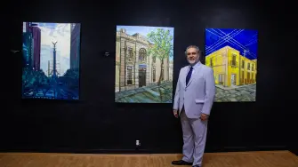 Artista  Marco Aníbal Cárdenas Ayala inaugura exposición. Foto: Cortesía.