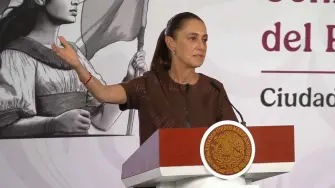 La presidenta Claudia Sheinbaum defendió las modificaciones aprobadas a la reforma del Poder Judicial y rechazó las críticas que señalan que el gobierno “se echó para atrás” en el modelo de elección judicial.

Para más información del tema, visita: https://www.eleconomista.com.mx/politica/sheinbaum-defiende-modificaciones-reforma-judicial-20260603-816664.html

¡Síguenos en nuestras redes sociales para mantenerte informado!

#ElEconomista #Sheinbaum #ReformaJudicial