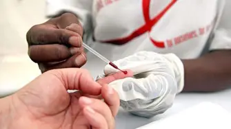 La isla Fiyi se ha convertido en la “zona cero” del tráfico de drogas en el Pacífico, lo que ha provocado un fuerte aumento de los nuevos casos de VIH debido al uso de jeringas compartidas, junto con una crisis relacionada con el consumo intravenoso de metanfetamina. Un plan de respuesta de emergencia ante el brote de VIH tiene como objetivo reducir el estigma y amentar la capacidad de detección de infecciones.