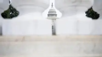 El proyecto de ley financiaría a la Servicio de Inmigración y Control de Aduanas (ICE) y a la Patrulla Fronteriza durante el resto del mandato de Trump.

Para más información del tema, visita: https://www.eleconomista.com.mx/internacionales/senado-eu-aprueba-70-000-millones-dolares-financiar-ice-resto-mandato-trum-20260605-817053.html

¡Síguenos en nuestras redes sociales para mantenerte informado!

#ElEconomista #ICE #EU