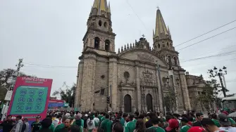 Aficionados se reúnen en el FIFA Fan Festival de Guadalajara en el marco de la inauguración del Mundial 2026