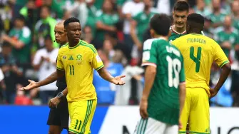 El mediocampista Themba Zwane fue expulsado en el partido inaugural del Mundial 2026 contra México. Foto Reuters