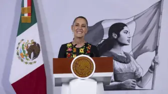 La presidenta Claudia Sheinbaum en la mañanera del 19 de junio