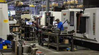 Trabajadores en una fábrica de Estados Unidos.