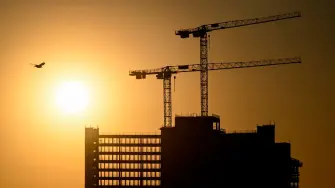 Durante el cuarto mes del año, la inversión fija bruta creció 4.0%, impulsada por los gastos privados, que crecieron 4.6%; los desembolsos en construcción residencial se dispararon 12.4 por ciento. 

Para más información del tema, visita: https://www.eleconomista.com.mx/empresas/capital-privado-levanta-cabeza-abril-e-impulsa-mayor-repunte-inversion-fija-20260706-821863.html 

Twitter: https://twitter.com/eleconomista 
Sitio web: https://www.eleconomista.com.mx/ 
Facebook: https://www.facebook.com/ElEconomista.mx 
Instagram: https://www.instagram.com/eleconomistamx 

#ElEconomista #EETV #Empresas