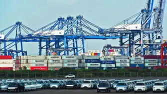 Las exportaciones de vehículos ligeros de México enfrentaron reducción de 9.2% durante junio del 2026 en comparación con el mismo mes del año anterior, lo que representa el índice porcentual más bajo desde el 2020, de acuerdo con el Instituto Nacional de Estadística y Geografía (INEGI).

¡Síguenos en nuestras redes sociales para mantenerte informado!