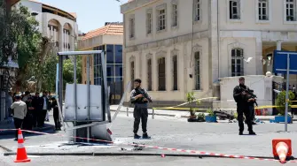 Explosiones registradas cerca del hotel donde se hospedaba el presidente de Francia, Emmanuel Macron, marcaron su visita a Siria. Pese al incidente, el mandatario continuó con su agenda y sostuvo un encuentro con el presidente sirio, Ahmed al-Sharaa, en medio de un complejo escenario de seguridad y cambios políticos en el país.