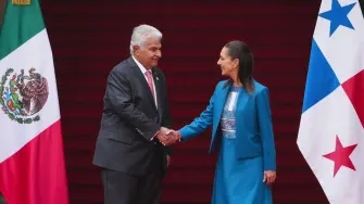 Sheinbaum y Mulino sostuvieron una reunión bilateral para ampliar la cooperación entre México y Panamá en comercio, inversión y desarrollo.