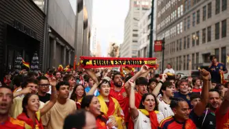 Cánticos, banderas y mucha emoción se apoderaron de Nueva York con la llegada de aficionados de Argentina y España para presenciar la Final del Mundial 2026. Para muchos seguidores, el partido representó una experiencia única y un momento que recordarán para siempre.