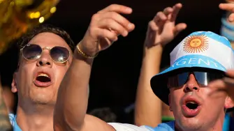 Apoyar a los rivales de la Albiceleste ha sido un leitmotiv en el Mundial 2026 entre hinchas del fútbol en Latinoamérica, con memes, bromas y críticas que se multiplican, más allá de la rivalidad histórica entre el Brasil de Pelé y la Argentina de Diego Maradona y Lionel Messi.