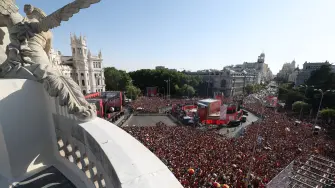 Los campeones del mundo españoles regresan a casa.