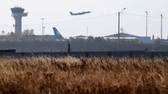 Los vientos secos y el humo de los incendios estuvieron cercanos a un aeropuerto del sur francés.
