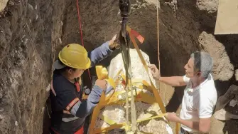 Arqueólogos exhumaron el martes una osamenta humana de casi 3.000 años de antigüedad en la periferia oeste de San Salvador, informó el Ministerio de Cultura en un comunicado.