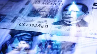El peso ganó terreno y terminó el mes con un avance acumulado en un mercado que se mantiene atento a los indicadores y a las noticias sobre Oriente Medio.