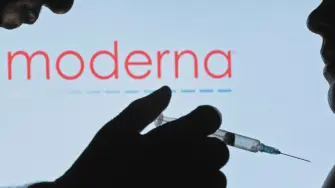 Moderna anunció ⁠este martes que inició el primer ensayo en humanos de una ⁠vacuna experimental para proteger contra el virus del Ébola de Bundibugyo, una cepa que ha causado ‌la muerte de más de 1,650 personas y ⁠para la que actualmente no hay ⁠inmunización autorizada.