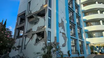 A damaged building is seen following a 7.7-magnitude earthquake in Ruteng, Manggarai, East Nusa Tenggara, on August 15, 2026. A strong 7.7-magnitude earthquake struck off Flores island in eastern Indonesia early on August 15, the US Geological Survey and Indonesian authorities said, triggering a tsunami warning and prompting hundreds to evacuate. (Photo by SELO / AFP)
