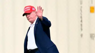 Solo el 33% de los encuestados, durante los cuatro días que duró la encuesta, dijo que aprobaba la actuación del presidente republicano en la Casa Blanca, mientras que el 64% la desaprobaba.