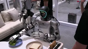 La empresa china pionera en robots humanoides Unitree, cuyos aparatos capaces de dar volteretas cautivaron al mundo este año, se disparó el miércoles más de un 600% en su esperado debut bursátil, una muestra más de la pujanza de esta industria en el país asiático.

Twitter: https://twitter.com/eleconomista 
Sitio web: https://www.eleconomista.com.mx/ 
Facebook: https://www.facebook.com/ElEconomista.mx 
Instagram: https://www.instagram.com/eleconomistamx 

#ElEconomista #EETV #AFP