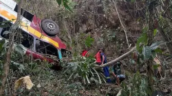 Un choque frontal entre un autobús que transportaba pacientes médicos y un camión dejó al menos 23 muertos este miércoles en el sur de Brasil, en uno de los peores accidentes de los últimos años en la región.