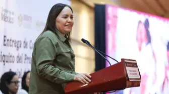 Jabnely Maldonado Meza, vocal ejecutiva del Fovissste, durante la firma del convenio con el gobierno de Michoacán para facilitar la escrituración gratuita a acreditados que hayan liquidado su crédito