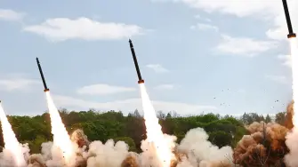 Corea del Norte disparó el jueves una decena de misiles balísticos de corto alcance, informó el ejército surcoreano, horas después de que el presidente estadounidense, Donald Trump, anunciara que se reunirá este año con el líder Kim Jong Un.