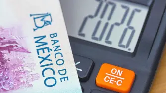 La persistencia de la inflación de servicios se mantiene como una de las preocupaciones para cuatro de los cinco miembros de la Junta de Gobierno de Banco de México, según los argumentos que esgrimieron en la decisión monetaria del 7 de agosto.

Para más información del tema, visita: https://www.eleconomista.com.mx/sectorfinanciero/persistencia-servicios-lleva-banxico-retrasar-llegada-inflacion-20260820-829308.html 

¡Síguenos en nuestras redes sociales para mantenerte informado! 

Twitter: https://twitter.com/eleconomista 
Sitio web: https://www.eleconomista.com.mx/ 
Facebook: https://www.facebook.com/ElEconomista.mx 
Instagram: https://www.instagram.com/eleconomistamx 

#ElEconomista #EETV #SectorFinanciero