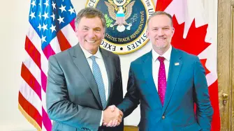 Los principales negociadores comerciales de Canadá y Estados Unidos se reunirán por tercer día consecutivo este viernes en Washington para intentar cerrar un acuerdo comercial antes de que entren en vigor el sábado los nuevos aranceles con los que amenaza Washington.