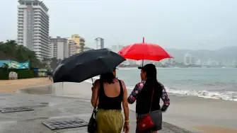Lluvia en la playa mexicana.