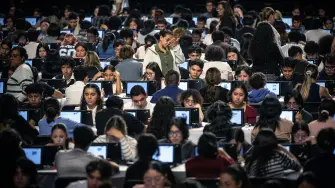 La UNAM, la mayor universidad pública de México, anuló su primer examen de ingreso completamente en línea tras detectar irregularidades que apuntan al uso de inteligencia artificial.