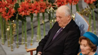 El rey Harald V de Noruega, hasta ahora decano de los monarcas europeos, falleció el viernes a los 89 años, anunció el Palacio real, con lo que su hijo Haakon se convierte automáticamente en el nuevo monarca.