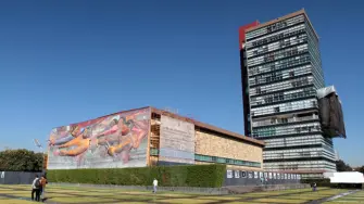 La UNAM tuvo que aplicar una evaluación presencial tras la cancelación de su primer examen de ingreso totalmente en línea, porque detectó irregularidades con el uso de inteligencia artificial.