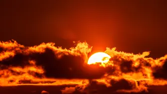 Especialistas alertan que las temperaturas superiores a 44 °C, la contaminación y el polvo elevan los riesgos para la salud en Sonora.